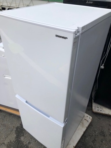 北九州市内配送無料　保証付き　２０２２年　シャープ SHARP 冷蔵庫(幅49.5cm) 152L つけかえどっちもドア 2ドア ホワ