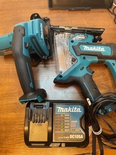 今週迄マキタ超美品　ボードカッター　マルノコ　充電器