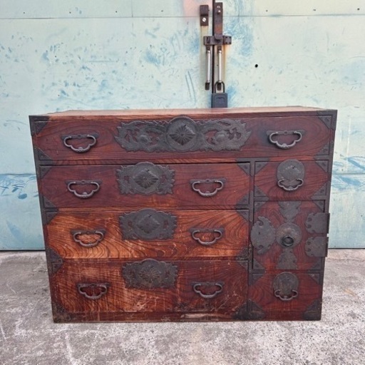 d0305605 時代物 古い仙台箪笥風 古民家 古い家具 和風 骨董 時代箪笥 リペア インテリア 古家具 古民具 引き出し 無垢材 中古品 現状品