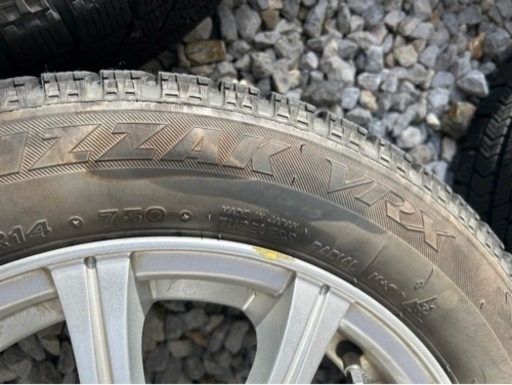 車のパーツ タイヤ、ホイール