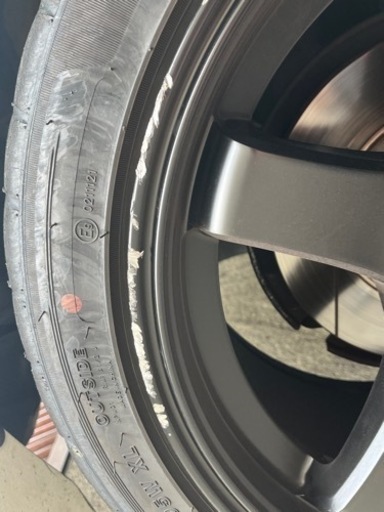 車のパーツ タイヤ、ホイール