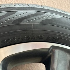 車のパーツ タイヤ、ホイールの画像