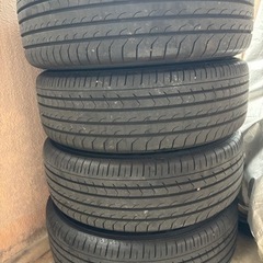 車のパーツ タイヤ、ホイールの画像