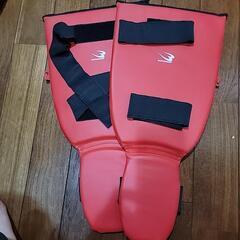 BODYMAKERのレガース