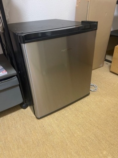 おしゃれな一人暮らし　サブのメタル冷蔵庫