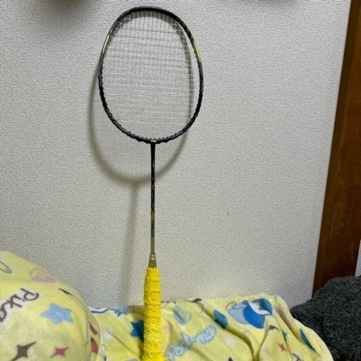 バドミントンラケット