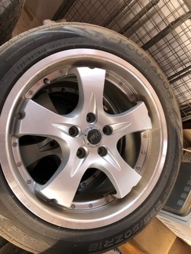 車のパーツ タイヤ、ホイール