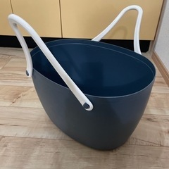 ダイソー ネイビー ランドリーバスケット