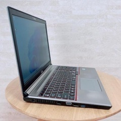【薄型】富士通 　薄型ノートパソコン Corei5 三月分⑤ 大...