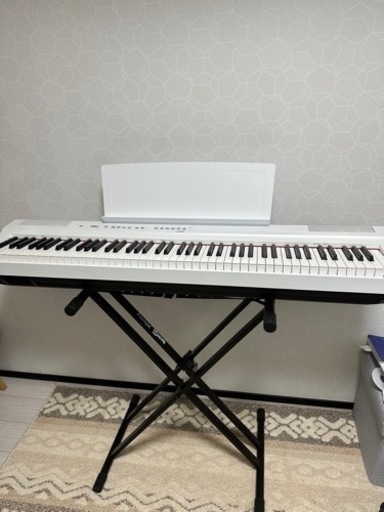 YAMAHA電子ピアノ　ホワイト