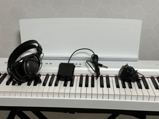 YAMAHA電子ピアノ　ホワイト