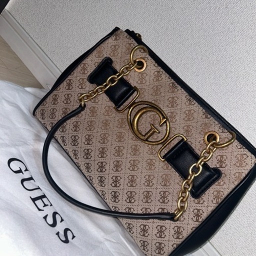 GUESS手提げバック