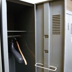◆中古スチールロッカー◆　４人用　横90cm縦180cm奥行き51cmの画像
