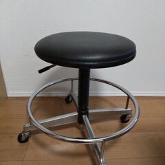 コクヨ昇降スツールキャスター付き