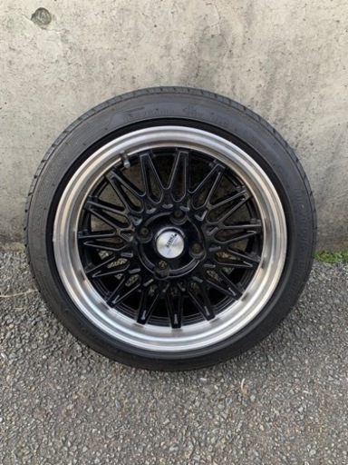 車のパーツ タイヤ、ホイール