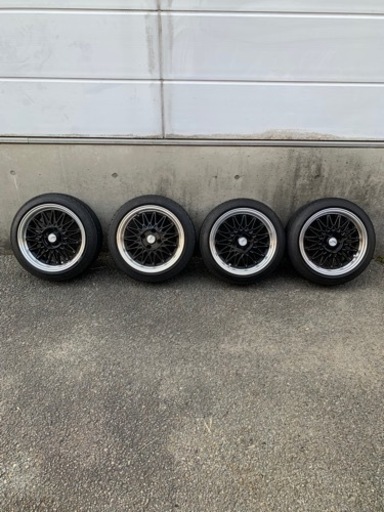 車のパーツ タイヤ、ホイール