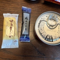 缶詰、お菓子等　全て賞味期限内の画像