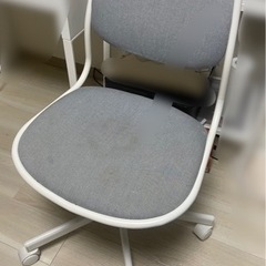 IKEA 回転チェア 昇降機能付き  の画像