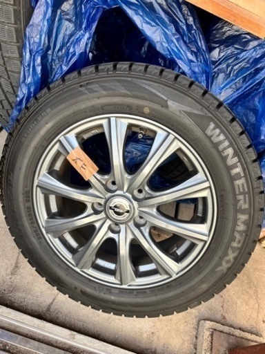 ウインターマックス　スタッドレス205 60 R16
