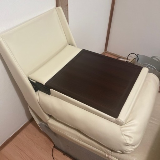 ニトリ　電動リクライニングソファ真ん中