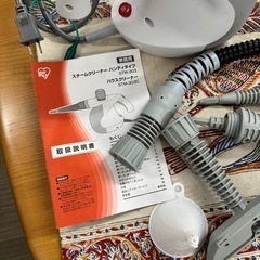 【美品‼️】定価6,280円♪ アイリスオーヤマ ハンディスチームクリーナー 加圧噴射 掃除家電の画像