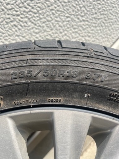 車のパーツ タイヤ、ホイール