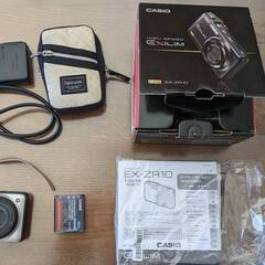 【美品】CASIO　デジカメ