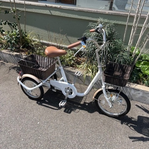 商談中　美品♪ 大人用三輪車 SWING CHARLIE ロータイプ