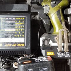 MAXの14.4V　プロ用充電丸鋸（PJ-CS51）とインパクト...