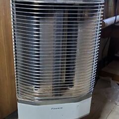 グンゼ長袖U首L９６ー１０４遠赤外線加工綿１００％加工　日本製、新品　&　遠赤外線ヒーター持帰り　の画像