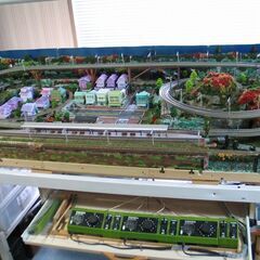 鉄道模型　古いNゲージ 、ジオラマレイアウト、及び上下可動（パイ...