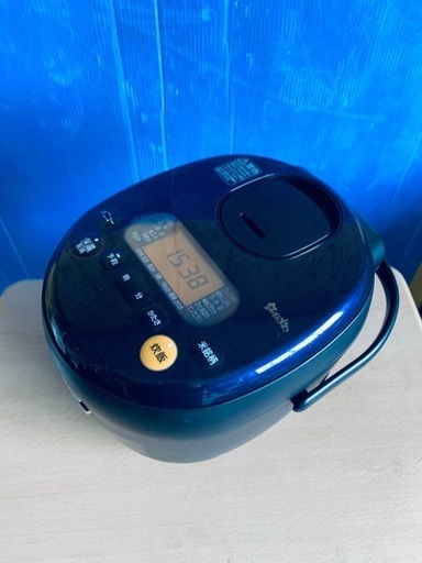 ♦️アイリスオーヤマ　米屋がこだわった3合ジャー炊飯器絶品ご飯 【2022年製  】DKRC-MD30-BK