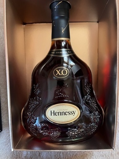 ヘネシー700ml 箱入り　黒キャップ