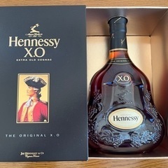 ヘネシー700ml 箱入り 黒キャップ