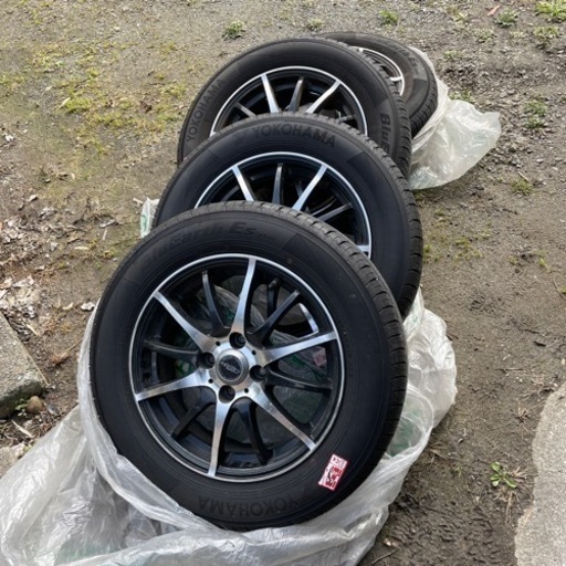 車のパーツ タイヤ、ホイール