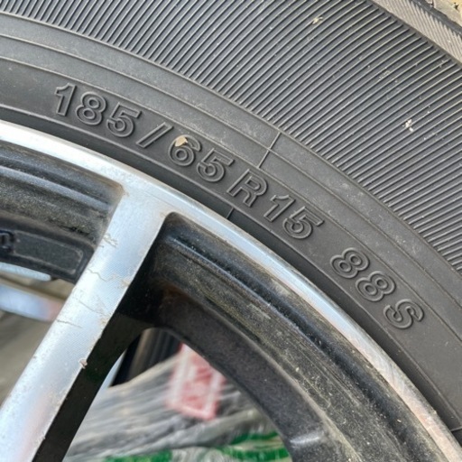 車のパーツ タイヤ、ホイール