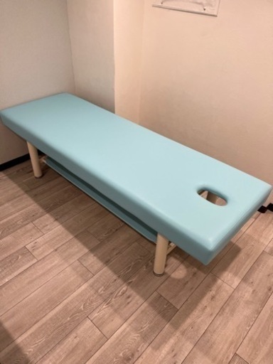 マッサージベッド2台