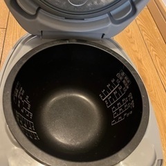 TOSHIBA 炊飯器の画像