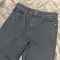 UNIQLO ブラック スキニー 27インチの画像