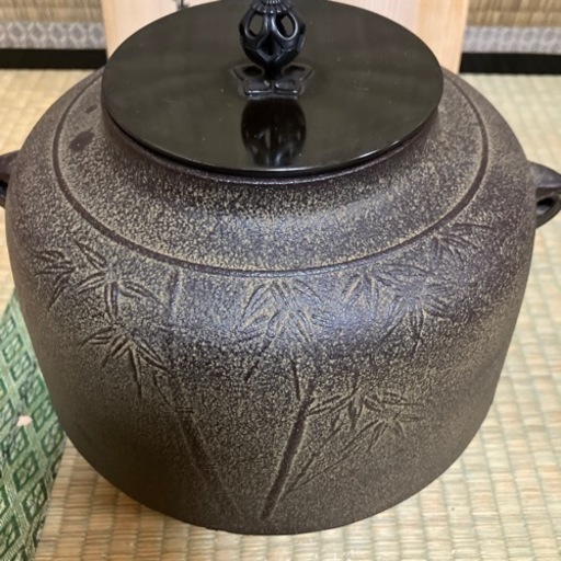    茶道具新品茶釜　　菊池政光作　　　　　肩衛釜竹地紋