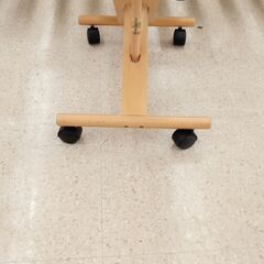 ★ジモティ割あり★  イス 青   クリーニング済み TJ4637の画像