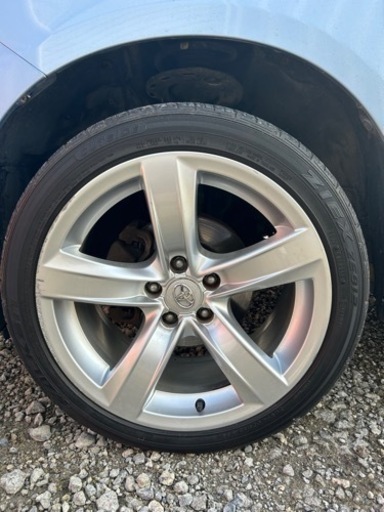車のパーツ タイヤ、ホイール