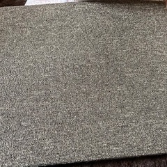 ニトリ　タイルカーペット