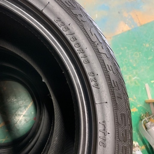 車のパーツ タイヤ、ホイール