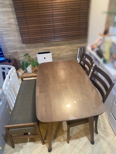 【値下げしました】家具 ダイニングテーブルセット(チェア2脚ベンチ付き)