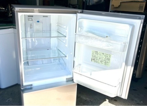 札幌市内配送可 美品 17年製 シャープ SHARP 137L 2ドア冷蔵庫 SJ-GD14C-C つけかえどっちもドア