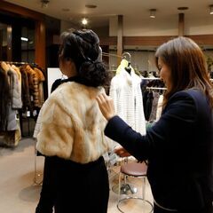 コートなど高級婦人服の販売をお願いします。の画像