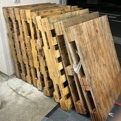 無料で差し上げます。木パレット10枚