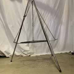 三脚式バーベキュースタンドの画像