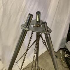 三脚式バーベキュースタンドの画像